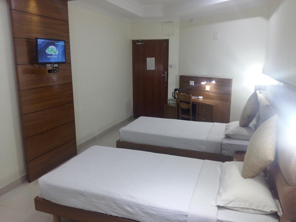 Sree Gokulam Residency Hotel Thrissur Kültér fotó